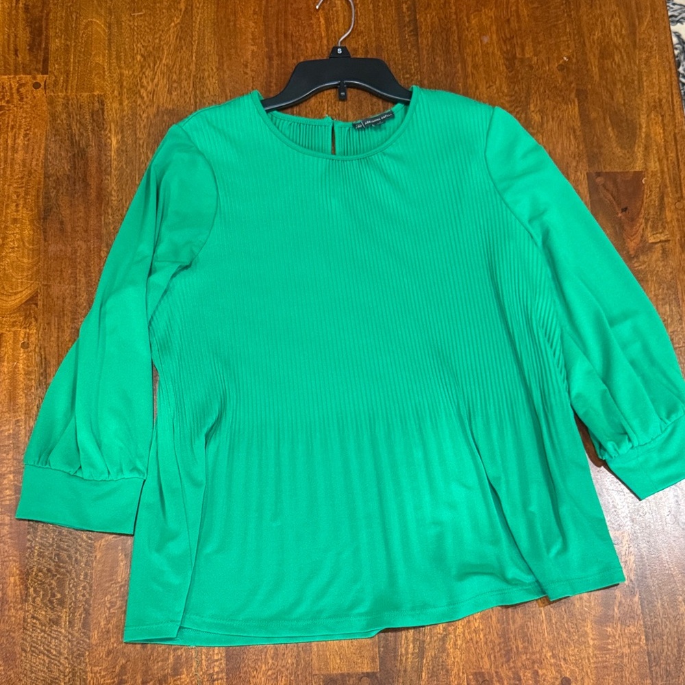 Adrianna Papell Green Women's blouse. Color is a bit darker in person